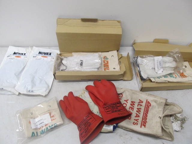 lot 77 image: Lot of Rubber Insulating Gloves