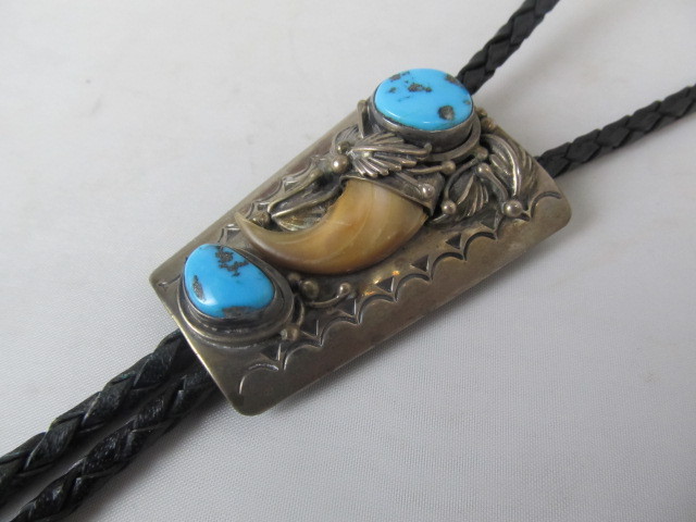 lot 103 image: Vintage Southwestern Sterling Silver & Turquoise Bolo Tie