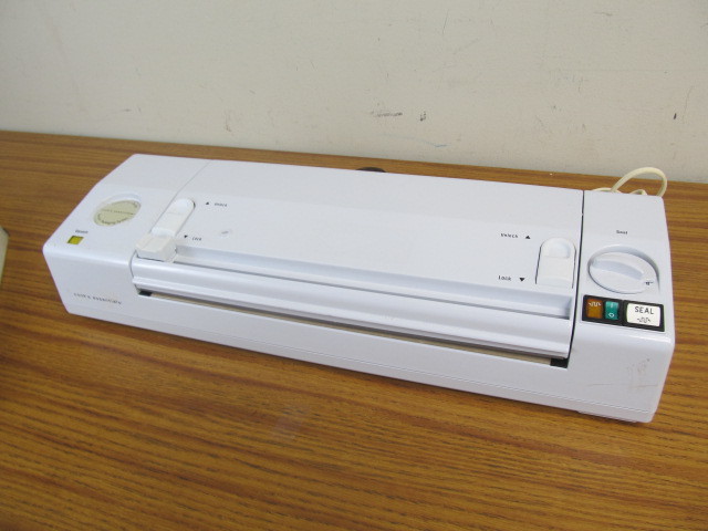 lot 112 image: Working Commercial Quality Vacuum Sealer