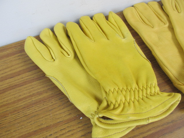 lot 120 image: Large Lot of Assorted Gloves - Some Brand New
