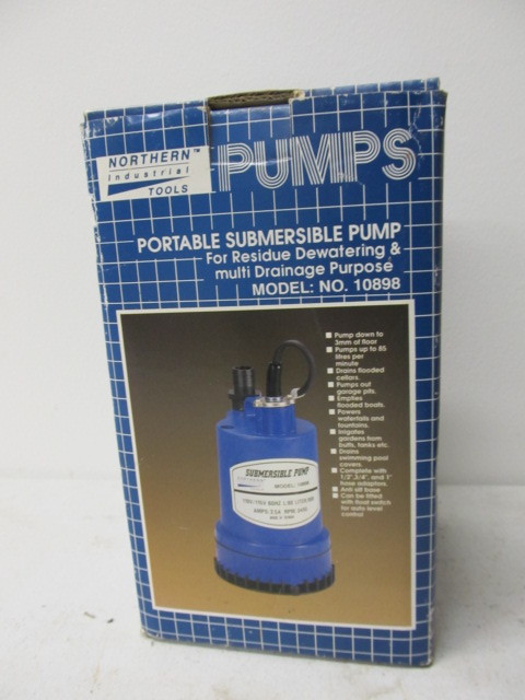 lot 134 image: Portable Submersible Pump