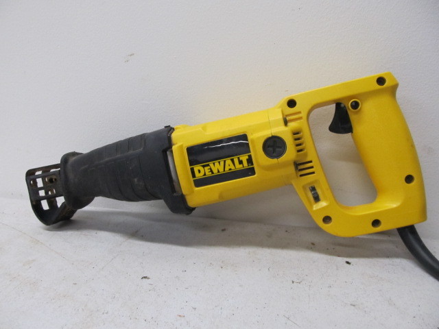 lot 156 image: NICE Working DEWALT Reciprocating Saw