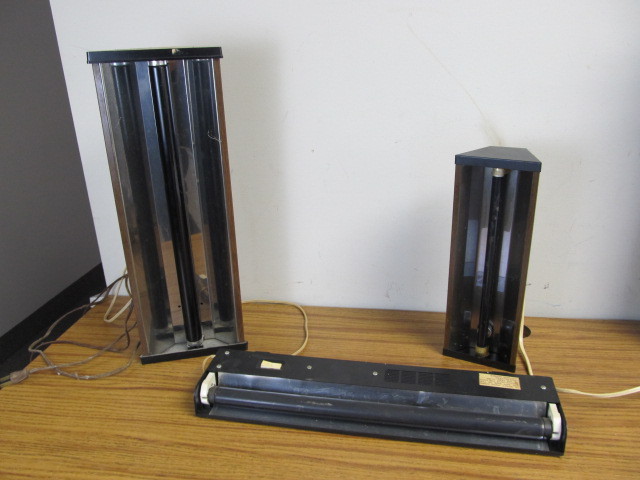 lot 166 image: 3 Working Vintage 1970s Black Lights 