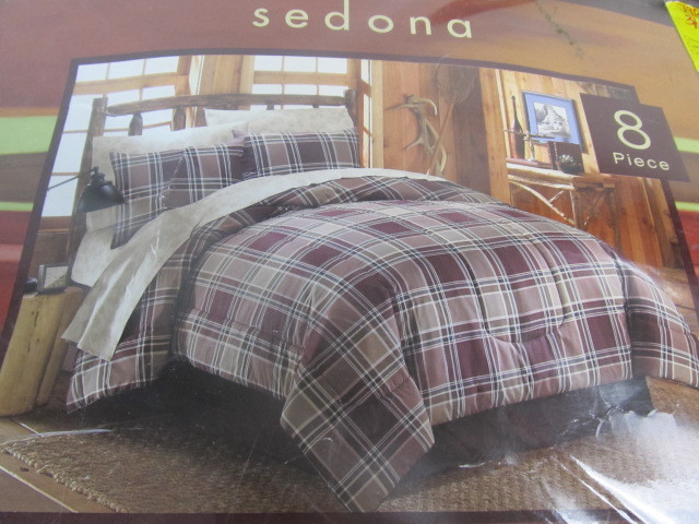 lot 179 image: NEW 8 Piece ComforterSheet Set for Full Size Bed