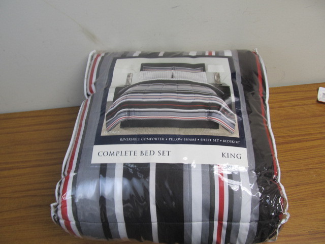 lot 180 image: NEW Complete Bed Set for King Size Bed