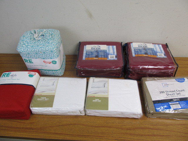 lot 185 image: Lot of Brand New Bed Sheet Sets
