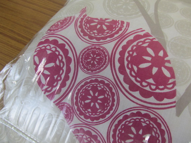 lot 182 image: Brand New Comforter
