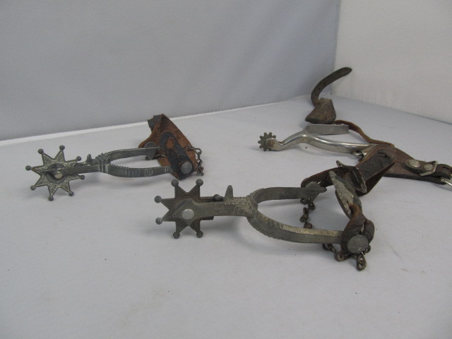 lot 12 image: 3 VintageAntique Western Spurs