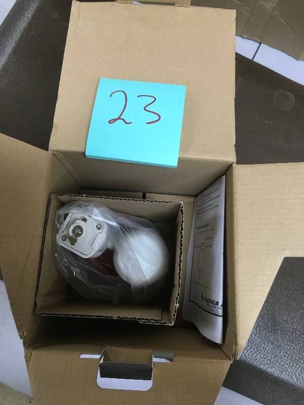 Acuity Brands Lightinh Inc. Lithonia Lighting LTHSTBF BR30 MW M4 Matte White Step Baffle Track Head never used