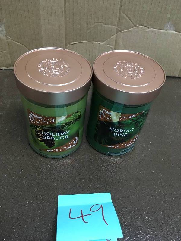Large Signature Sory Candle Nordic Pine & Holiday Pine - Lot of 2