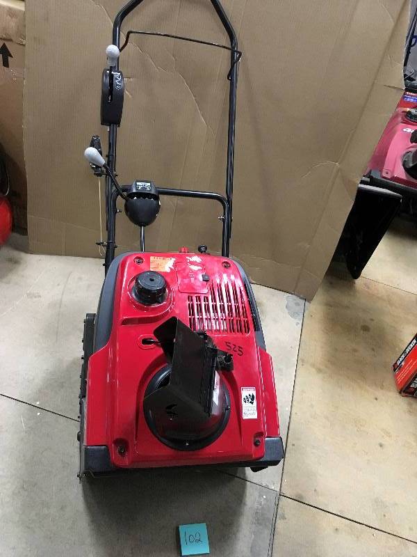 Honda HS720AM 20 in. Single-Stage Gas Snow Blower in like new condition