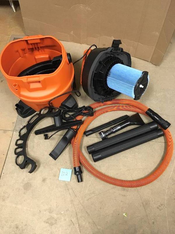 Ridgid 14 Gallon 6.0 Peak HP Wet Dry Vac with Auto Detaill Kit in like new condition