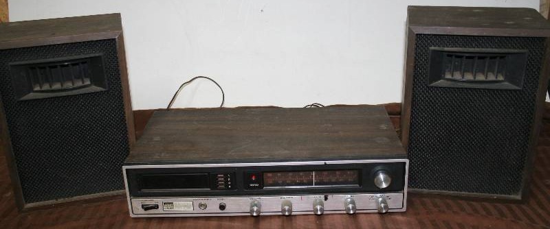 8 Track Player with Speakers