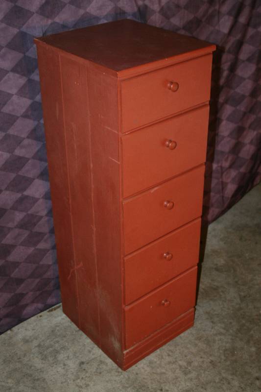 Skinny Dresser