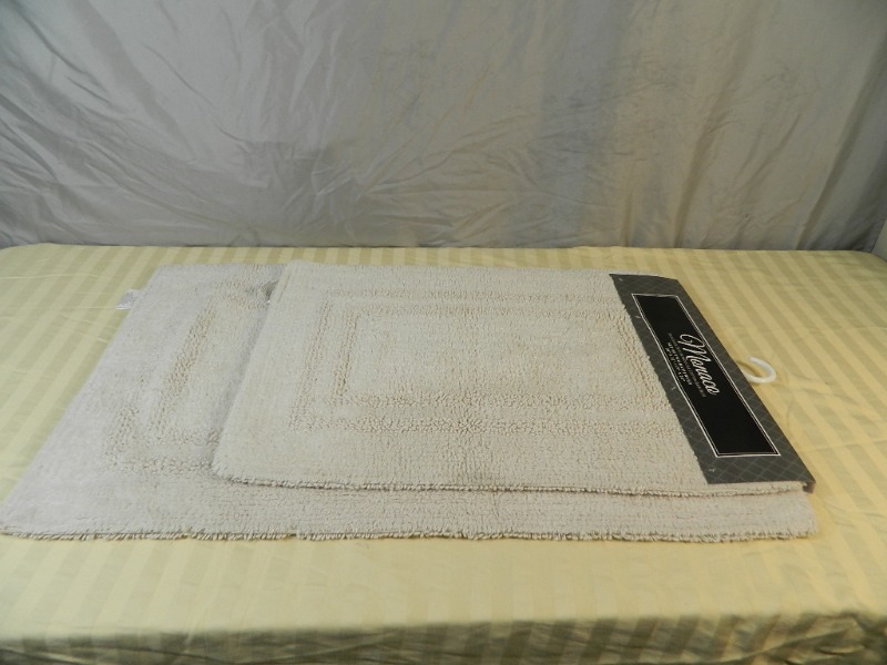 New 2 Piece Bath Rug Set