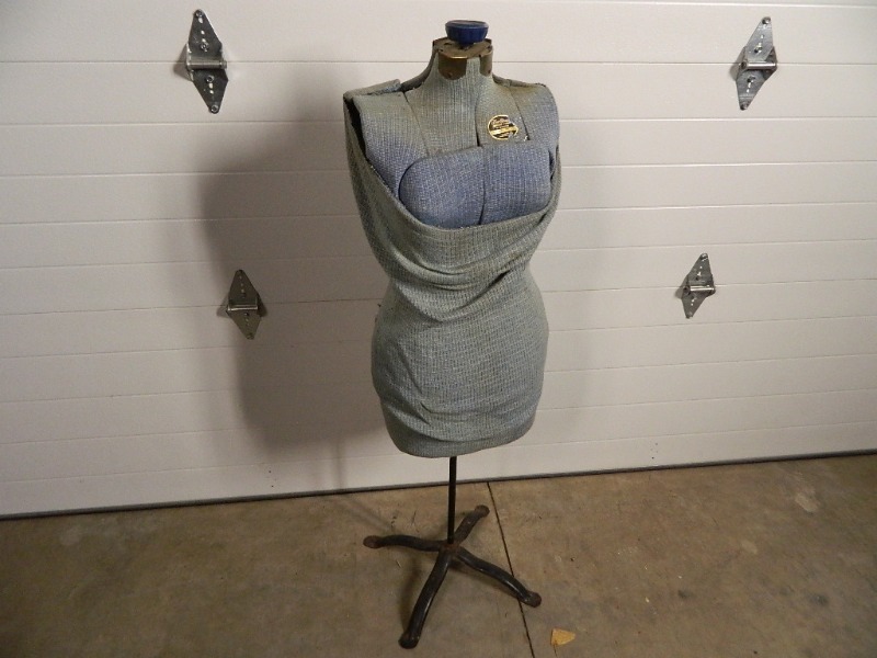 Singer Dress Form