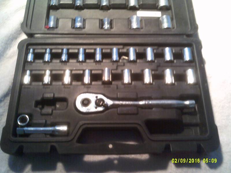 lot 3 image: STANLEY SOCKET SET