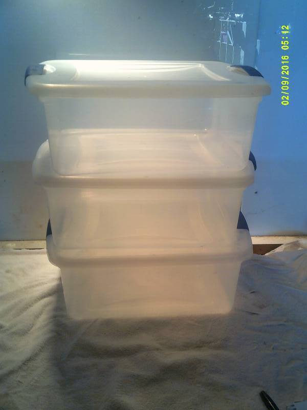 lot 4 image: 3 MEDIUM TO SMALLER TOTES
