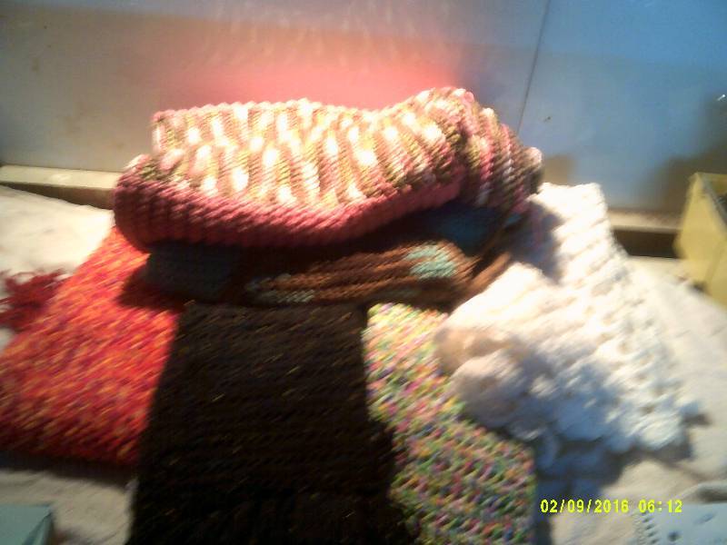 lot 16 image: HAND CRAFTED SCARVES AND WRAP