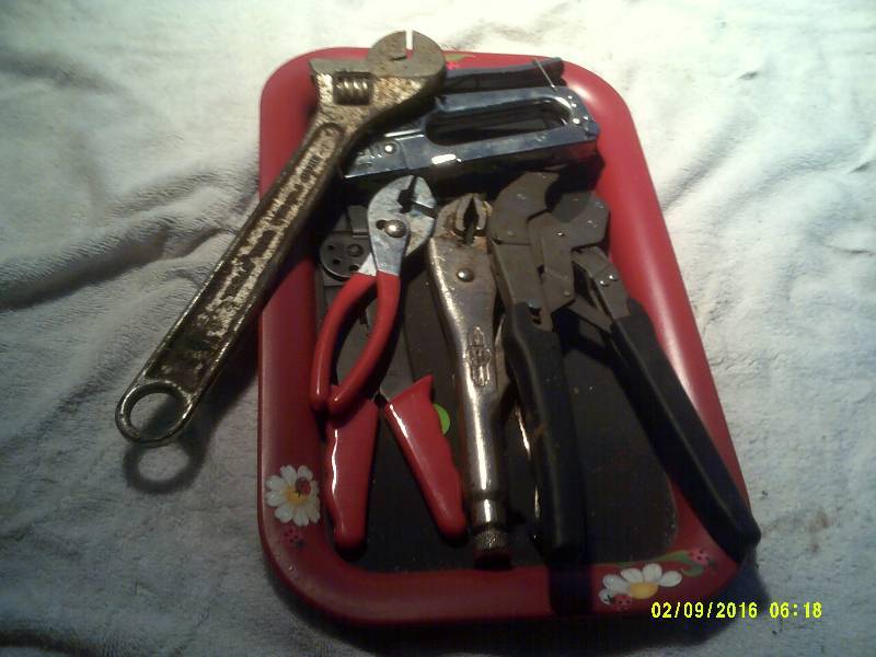 lot 18 image: HAND TOOLS