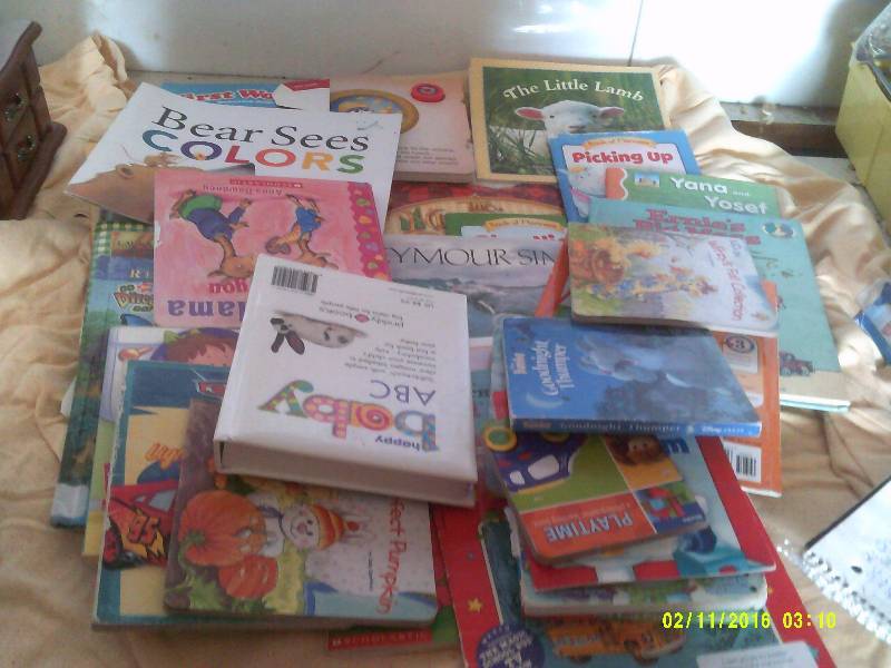 lot 39 image: KIDS BOOKS