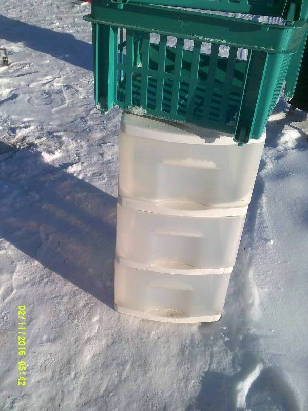 lot 61 image: 3 DRAWER PLASTIC TOTE 3 PLASTIC PAPER BINS