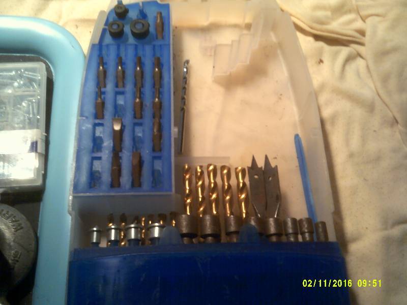 lot 68 image: HAND TOOLS , DRILL BITS , DRILL BIT ENDS