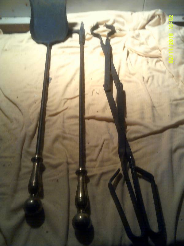 lot 71 image: VINTAGE FIRE PLACE SET