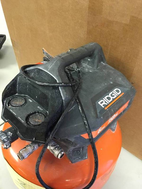 Ridgid 6 Gallon Pancake Air Compressor used in very good condition
