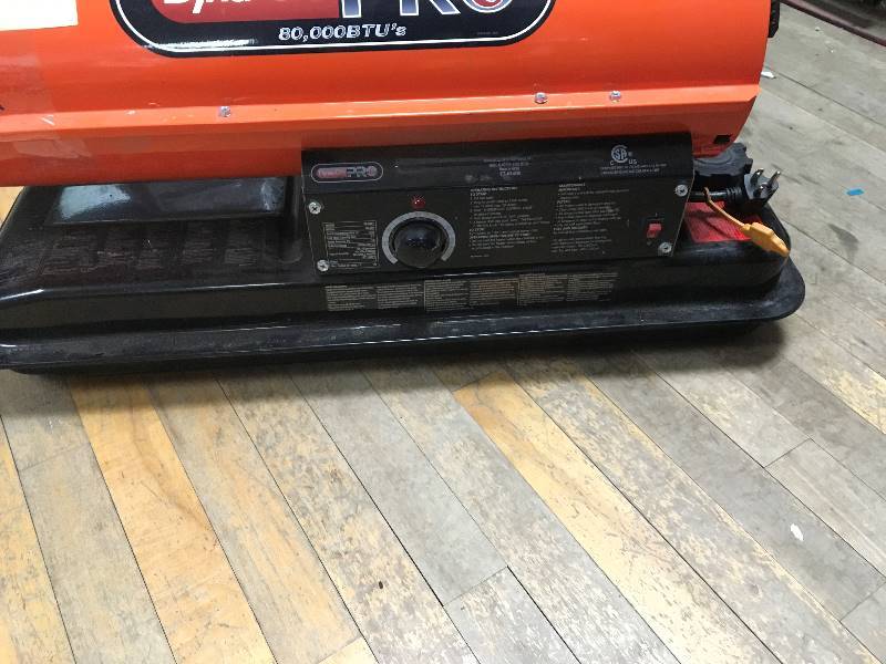 Dyna-Glo 80,000 BTU  Heater used in working condition
