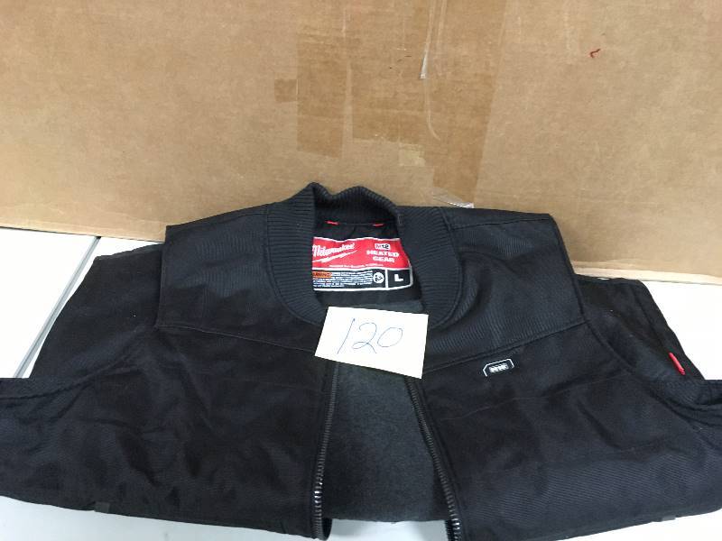 Milwaukee M12 Heated Vest in Black Sixe Large- vest only no battery included