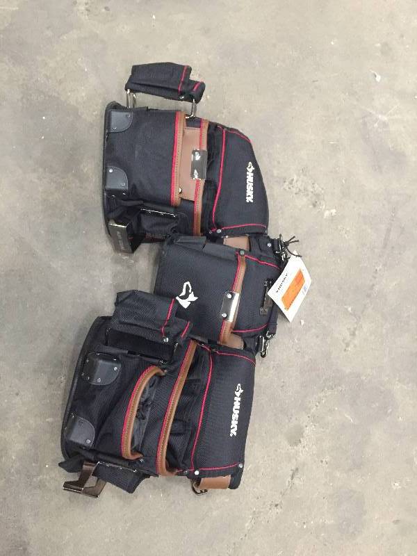 lot 58 image: Husky 21 Pocket Full Tool Apron Jobsite Tools Storage with 2 Air Gun Hooks