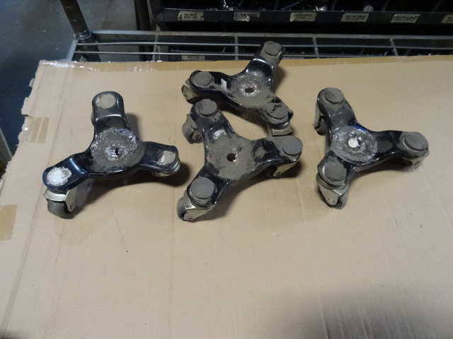 4 piece cup caster set