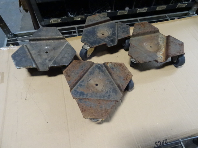 4 piece cup casters...