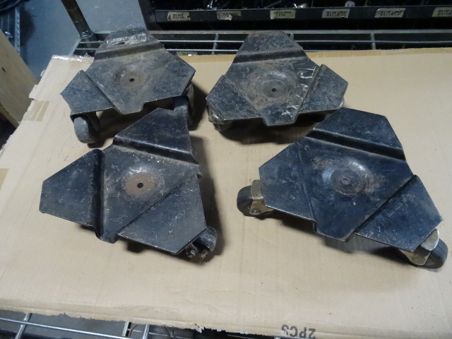 4 piece cup casters...