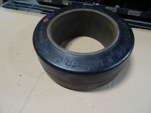 10 x 4 x 6 12 press of forklift ti...