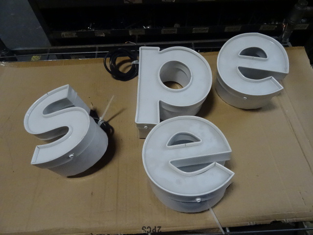 8 lighted letters. E,E,P,S...