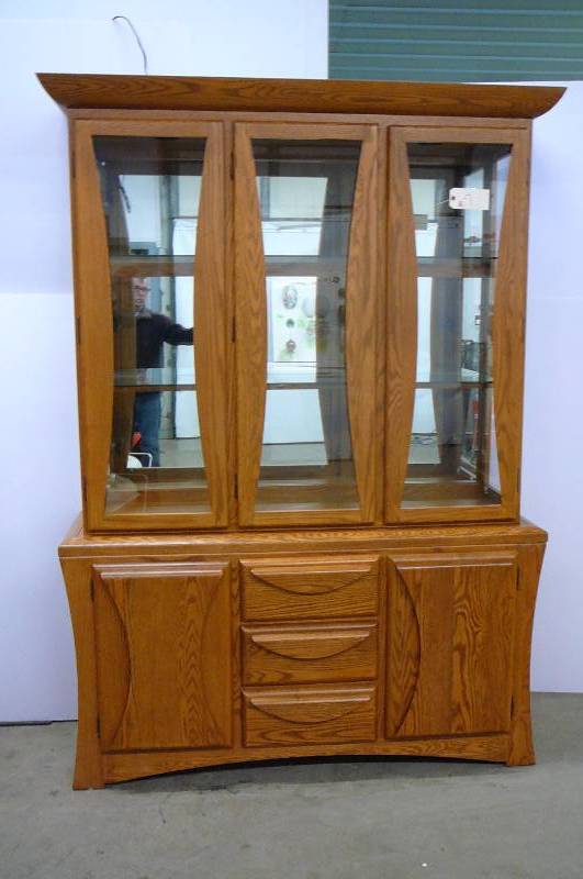 lot 7 image: Hutch, Wooden Base Glass Doors