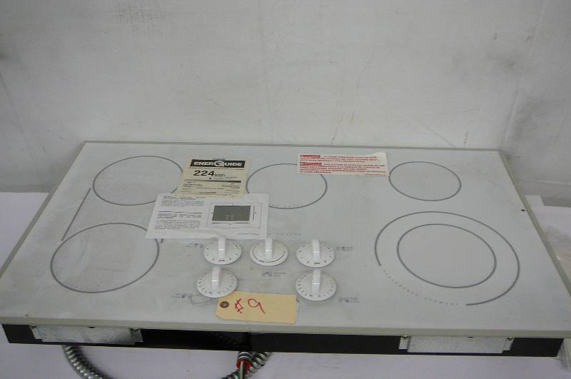 lot 9 image: Electric Cooktop Frigidaire Never Installed