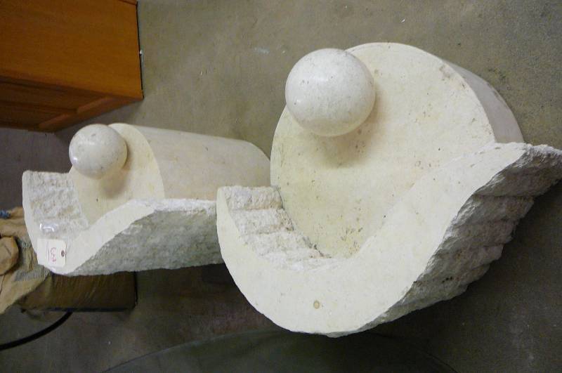 lot 31 image: Yard Dcor