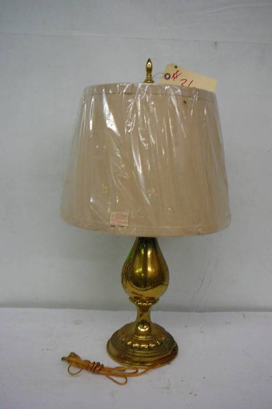 lot 36 image: Table Lamp