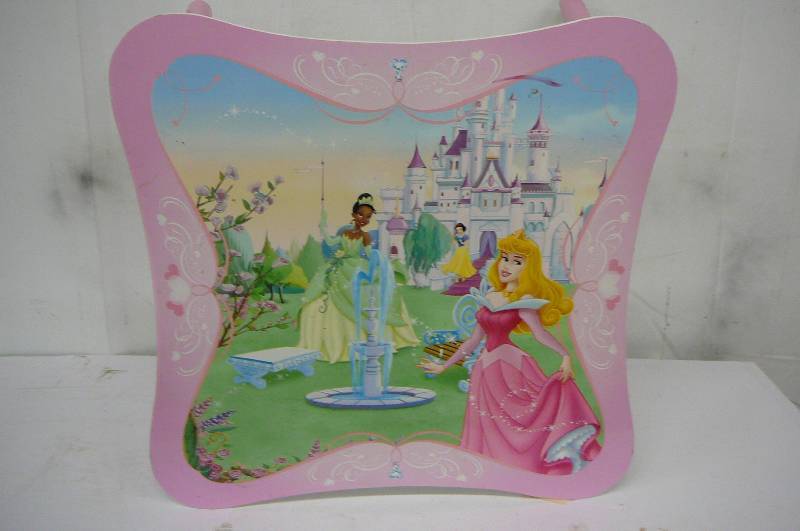 lot 42 image: Kids Table Disney