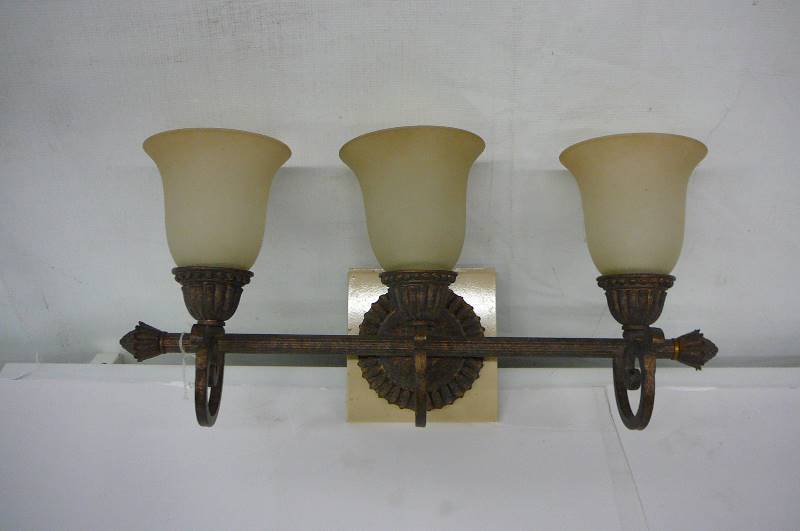 lot 68 image: Light Fixture