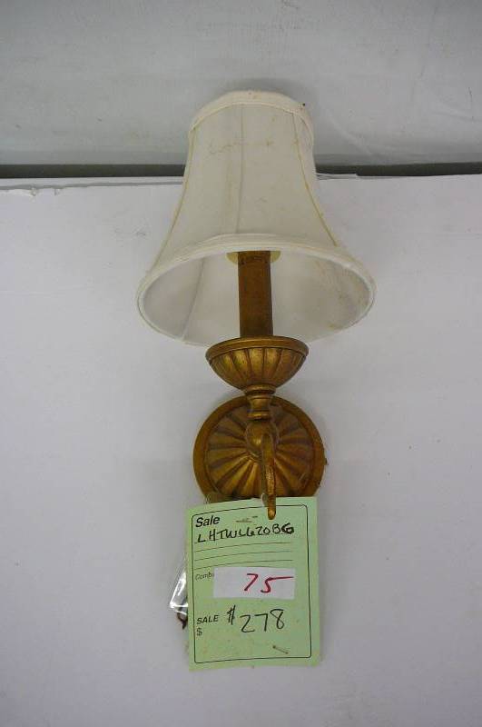 lot 75 image: Light Fixture
