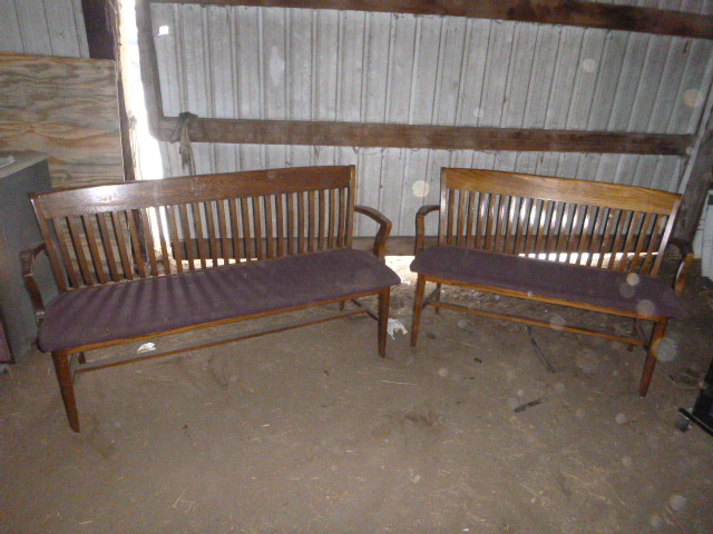 lot 10 image: 2 Wooden Benches
