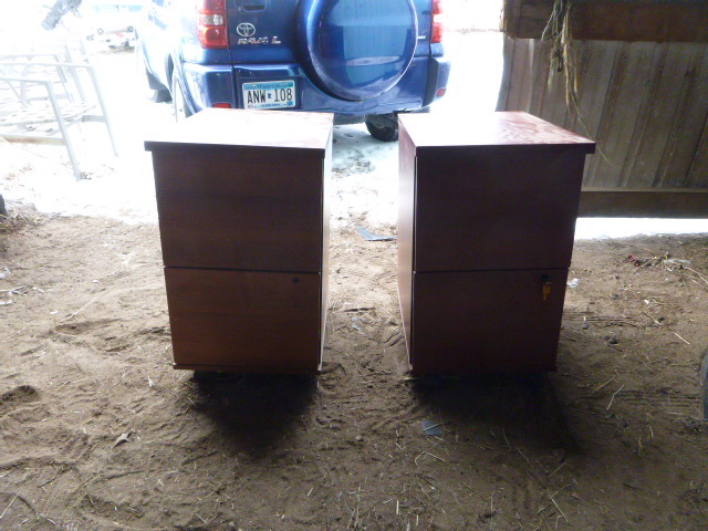 lot 20 image: 2 - 2 Drawer File Cabinets