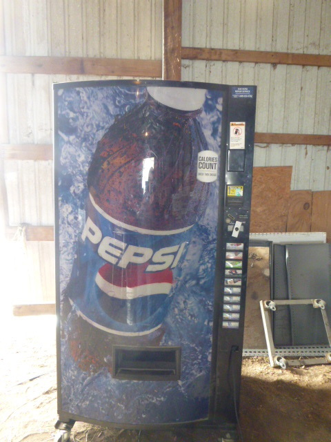 lot 5 image: Pepsi Vending Machine