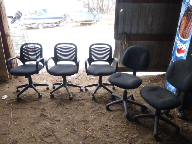lot 27 image: 5 Office Chairs