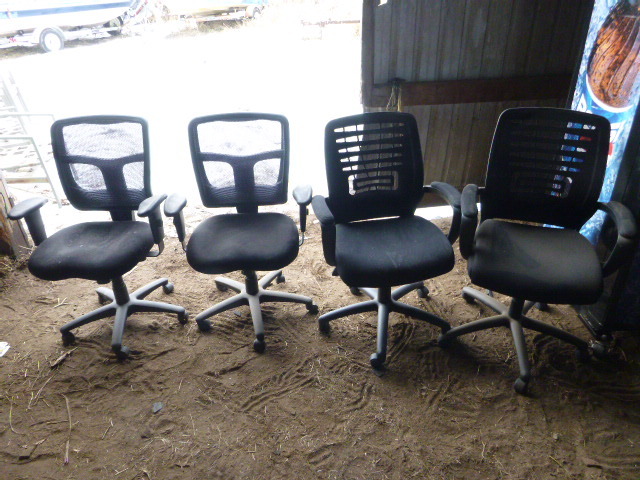 lot 28 image: 4 Office Chairs