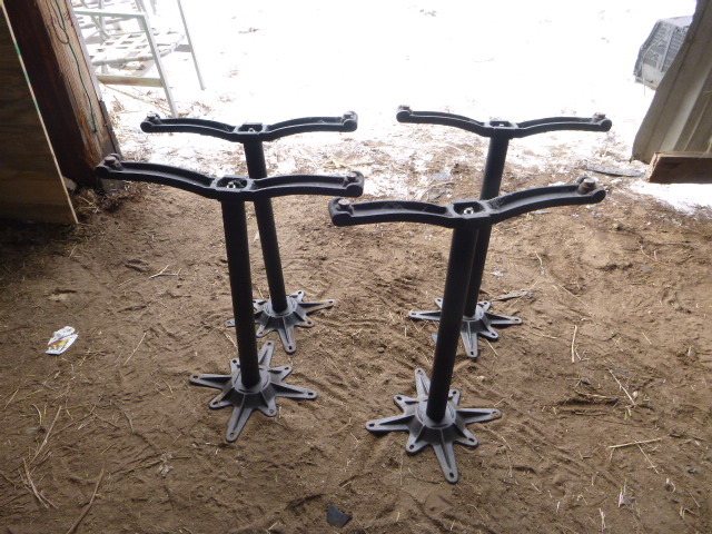 lot 36 image: 4 Table Bases